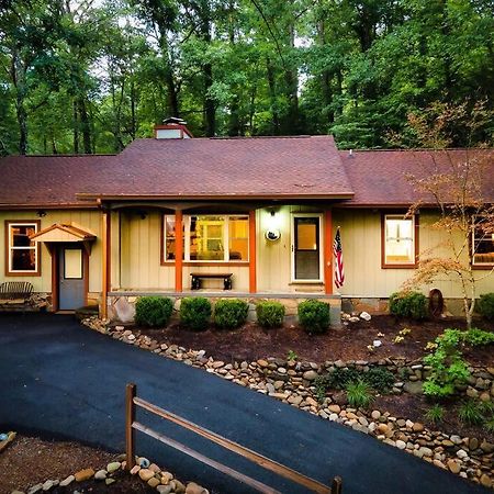 Beautiful Chalet With Fireplace And Large Game Room Гатлінбург Екстер'єр фото