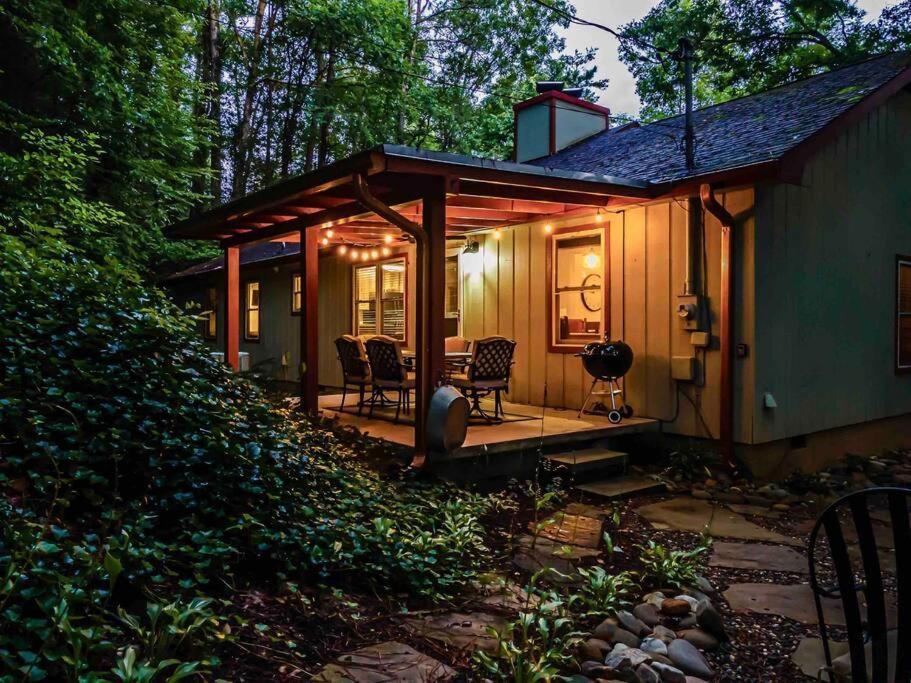 Beautiful Chalet With Fireplace And Large Game Room Гатлінбург Екстер'єр фото
