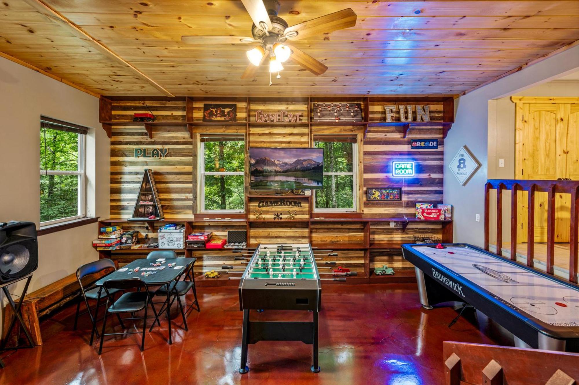 Beautiful Chalet With Fireplace And Large Game Room Гатлінбург Екстер'єр фото