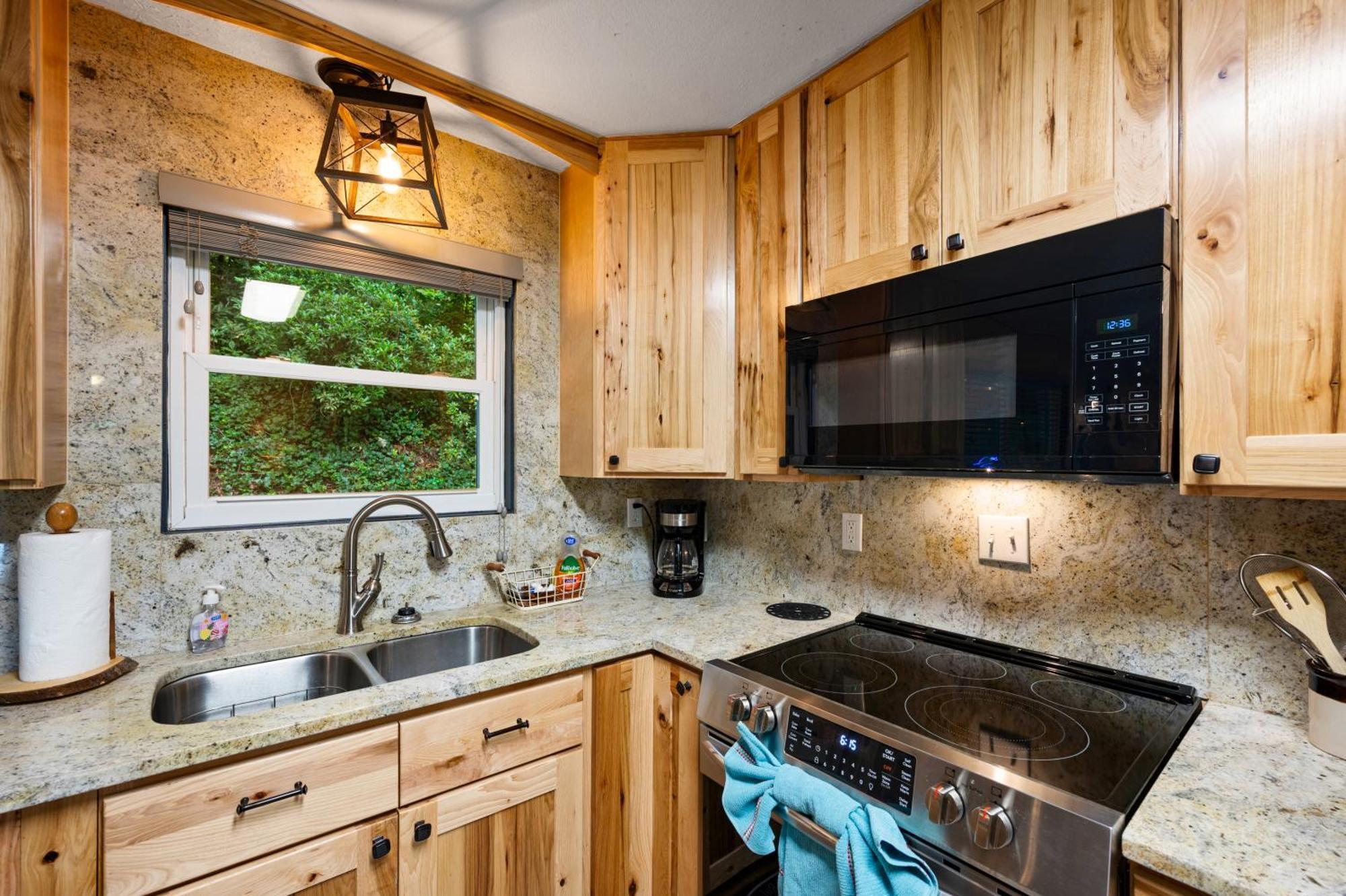 Beautiful Chalet With Fireplace And Large Game Room Гатлінбург Екстер'єр фото