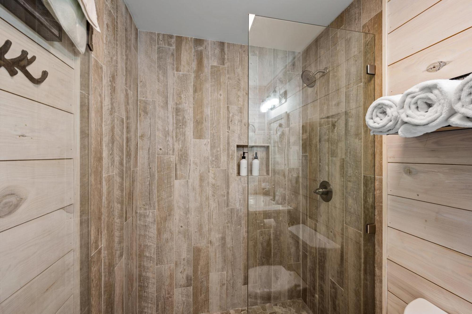 Beautiful Chalet With Fireplace And Large Game Room Гатлінбург Екстер'єр фото
